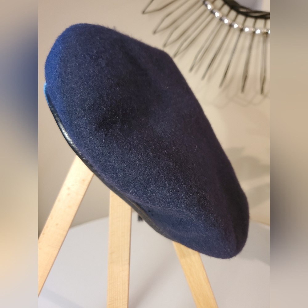 Vintage Navy Blue Hat Beret 1974